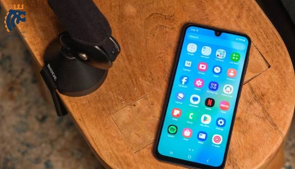 Does-the-iPhone-break-down-later-or-the-Samsung-02