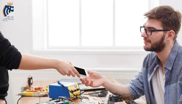 چطور بهترین تعمیرکار موبایل را انتخاب کنیم؟ راهنمای کامل از پارس ارتباط لوتوس
